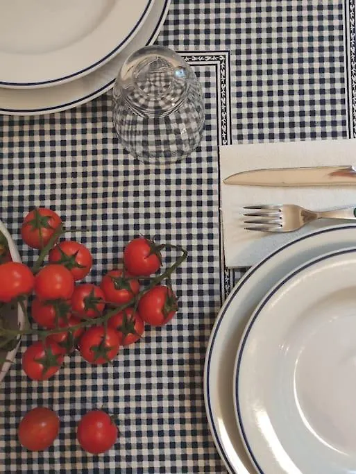 Appartamento Rustico Con Giardino E Parcheggio Gratuito Imperia 0*,