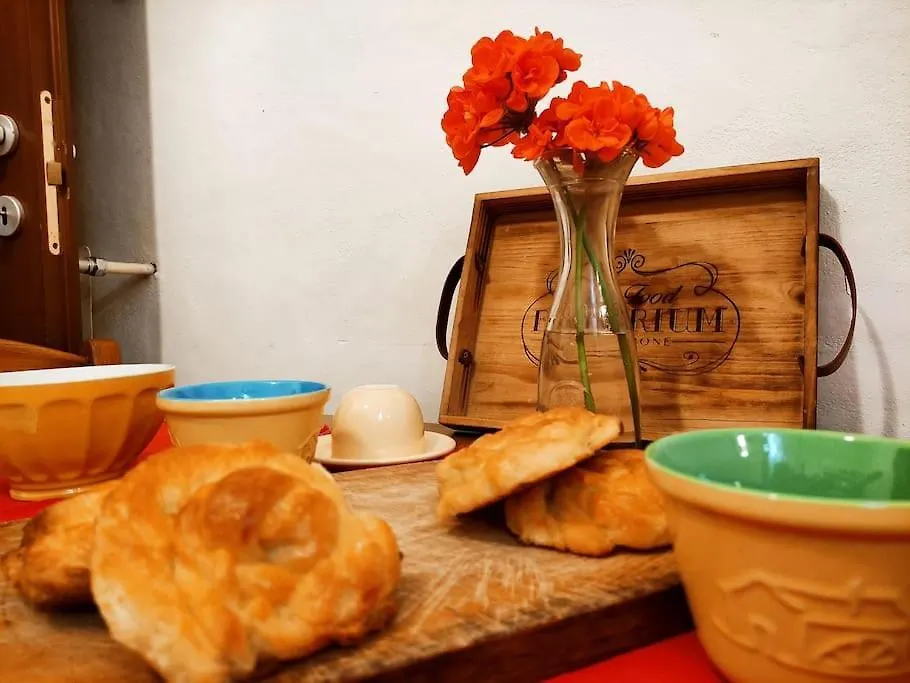 Appartamento Rustico Con Giardino E Parcheggio Gratuito Imperia 0*,